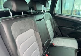 Volkswagen Tiguan R-LINE TECH 2.0 TDI 4MOTION DSG AUTO 20