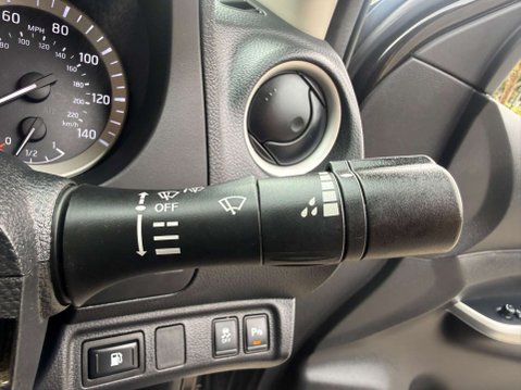 Nissan Navara 2.3 Navara Tekna dCi Auto 4WD 5dr 25