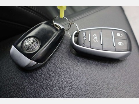 Alfa Romeo Giulia 2.1 Giulia Speciale TD Auto 4dr 34