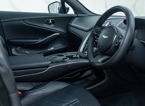 Aston Martin DBX 707 11