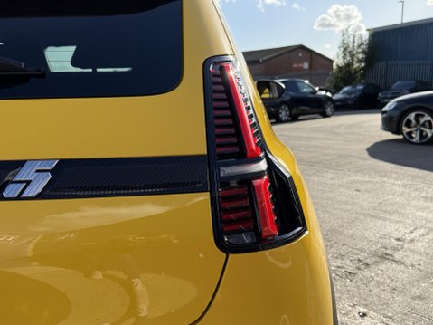 Renault 5 comfort range 52kWh iconic five Hatchback 5dr Electric Auto (150 ps) 19