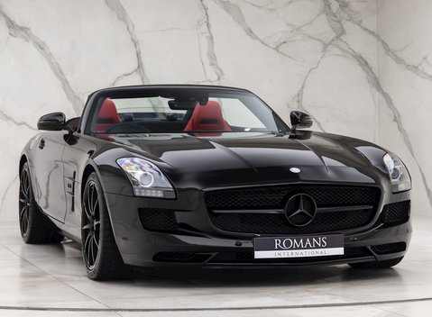 Mercedes-Benz SLS AMG Roadster 1