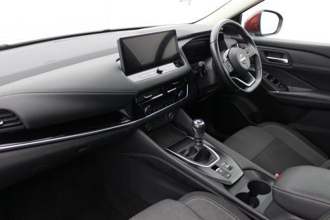 Nissan Qashqai 5dr 1.3 DIG-T MHEV N-Connecta Petrol Hybrid Glass Roof Pack 5