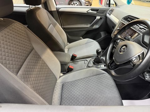 Volkswagen Tiguan 2.0 TDI SE Navigation 4Motion Euro 6 (s/s) 5dr 36