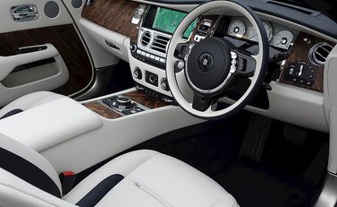 Rolls-Royce Dawn 16