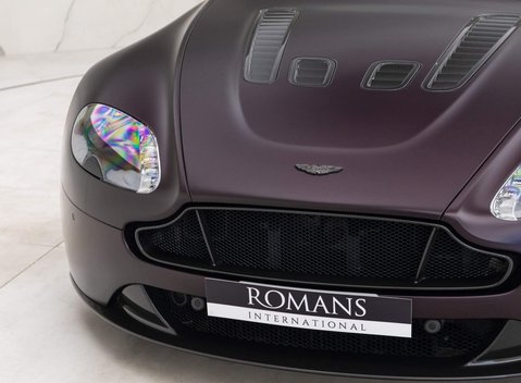 Aston Martin Vantage S V12 21