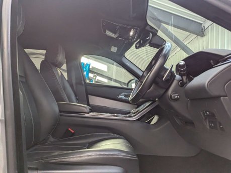 Land Rover Range Rover Velar 2.0 Range Rover Velar R-Dynamic SE D180 Auto 4WD 5dr 53