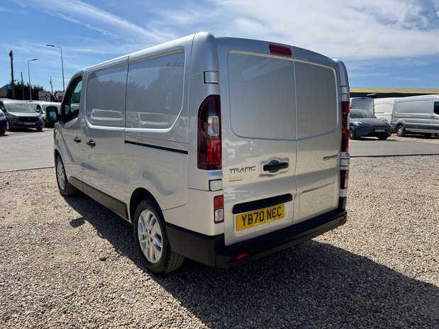 Renault Trafic AUTO SWB (SOLD MT) L1H1 Low Roof Sport SL29 Air Con Alloys E 10