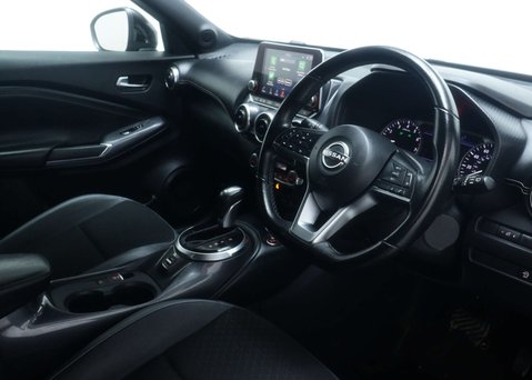 Nissan Juke 1.0 Juke N-Connecta DiG-T Semi-Auto 5dr 38