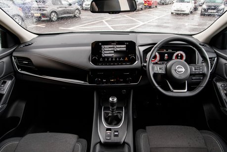 Nissan Qashqai DIG-T N-CONNECTA MHEV