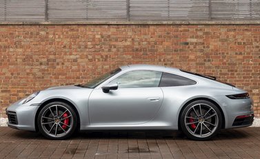 Porsche 911 Carrera S (992) 2