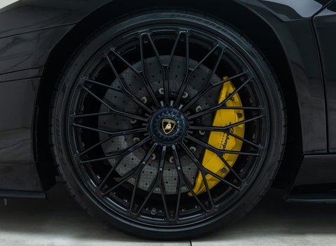 Lamborghini Aventador S LP 740-4 ROADSTER 26