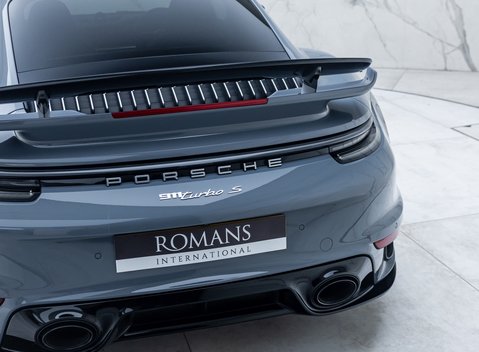 Porsche 911 Turbo S (992) 35