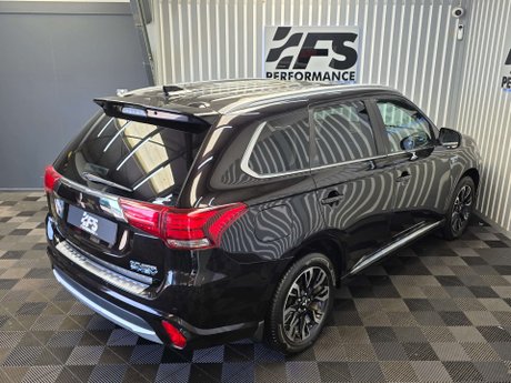 Mitsubishi Outlander 2.0h 12kWh GX4h SUV 5dr Petrol Plug-in Hybrid CVT 4WD Euro 6 (s/s) (200 ps) 44