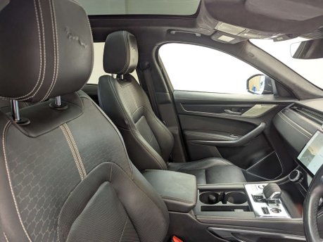 Jaguar F-Pace 2.0 F-PACE R-Dynamic HSE D MHEV AWD Auto 4WD 5dr 28