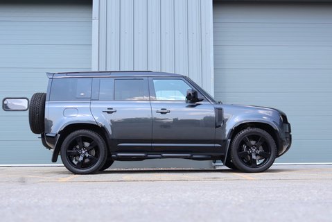 Land Rover Defender 110 2023 D300 HARD TOP X-DYNAMIC  7