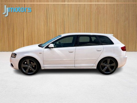 Audi A3 2.0 TDI Black Edition Sportback 5dr Diesel Manual Euro 5 (s/s) (140 ps) 4