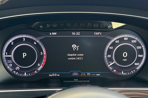 Volkswagen Tiguan R-LINE TDI BMT 4MOTION DSG -RARE LEATHER -DYNAUDIO -TOWBAR -APPLE CARPLAY  44