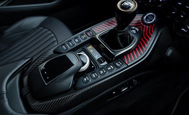 Aston Martin Vantage 007 Edition 15