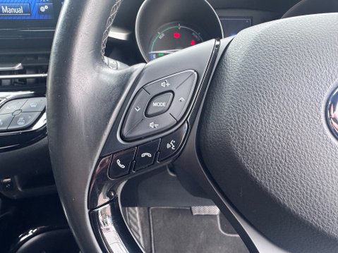Toyota C-HR DYNAMIC 12