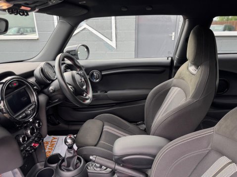 Mini Hatch 1.5 Cooper Sport Hatchback 3dr Petrol Manual Euro 6 (s/s) (136 ps) 38