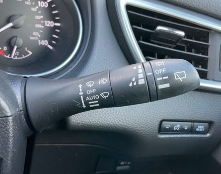 Nissan Qashqai 1.3 Qashqai N-Connecta DiG-T 5dr 50