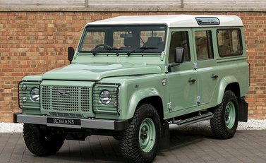 Land Rover Defender 110 Heritage Station Wagon 6