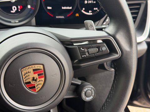 Porsche 911 CARRERA 4S PDK 13