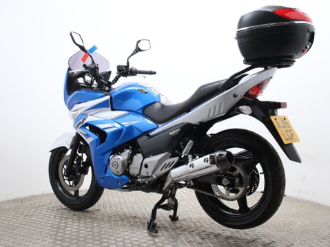 Suzuki Inazuma GW 250 FL5 9