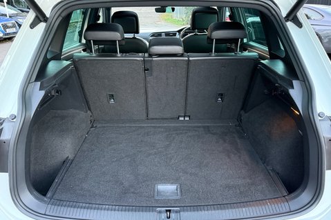 Volkswagen Tiguan R-LINE TECH TDI 4MOTION DSG -TOWBAR -ELECTRIC TAILGATE -KEYLESS -CARPLAY 53