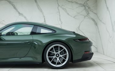 Porsche 911 GT3 TOURING (992) 44