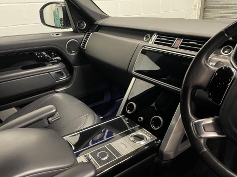 Land Rover Range Rover 3.0 SD V6 Vogue Auto 4WD Euro 6 (s/s) 5dr 2