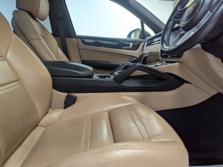 Porsche Cayenne 3.0 Cayenne V6 Auto 4WD 5dr 33