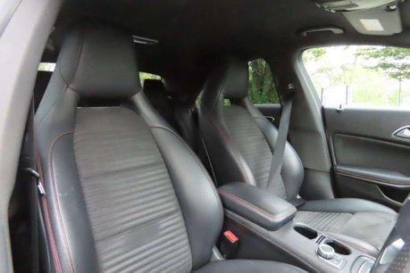 Mercedes-Benz CLA Class 2.1 CLA200d AMG Line Coupe 7G-DCT Euro 6 (s/s) 4dr 9