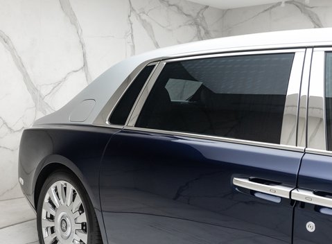 Rolls-Royce Phantom VIII EWB 64