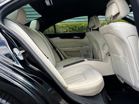 Mercedes-Benz CLS CLS220 D AMG LINE 30
