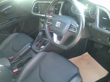 SEAT Leon ECOTSI FR TECHNOLOGY DSG ONLY 51,000 MILES FROM NEW 3