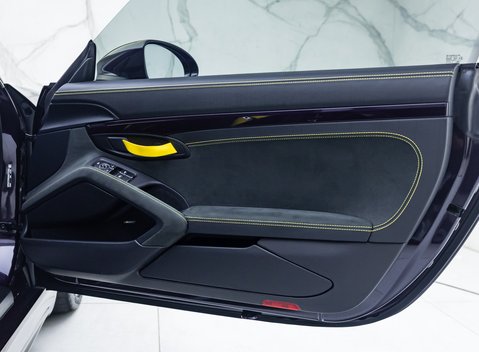 Porsche Cayman GT4 (718) 27