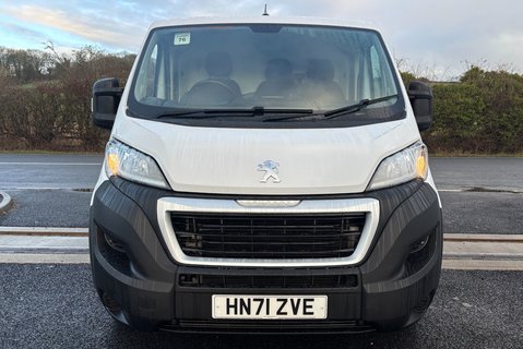 Peugeot Boxer 333 L1 H1 120 ps BlueHdi Professional - Sat Nav & Air Con 11