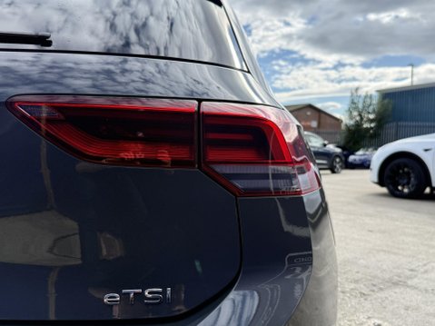 Volkswagen Golf 1.5 eTSI MHEV R-Line Hatchback 5dr Petrol Hybrid DSG Euro 6 (s/s) (150 ps) 19