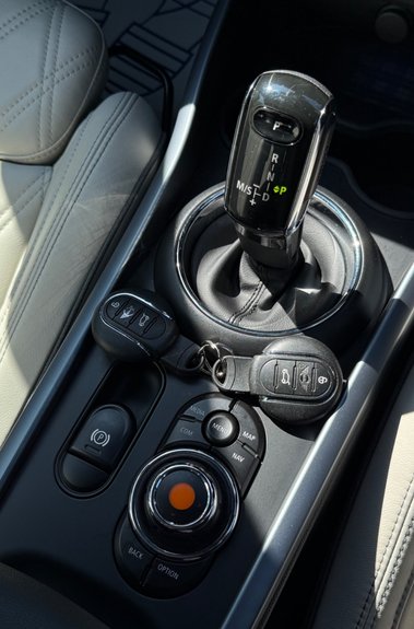 Mini Clubman COOPER EXCLUSIVE AUTOMATIC - NAV PLUS -PAN ROOF -HARMAN KARDON -MATRIX LED 