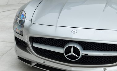 Mercedes-Benz SLS AMG 22