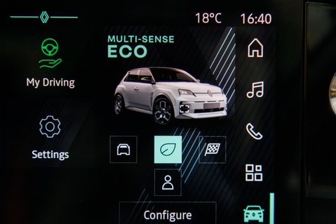 Renault 5 TECHNO E-TECH 29