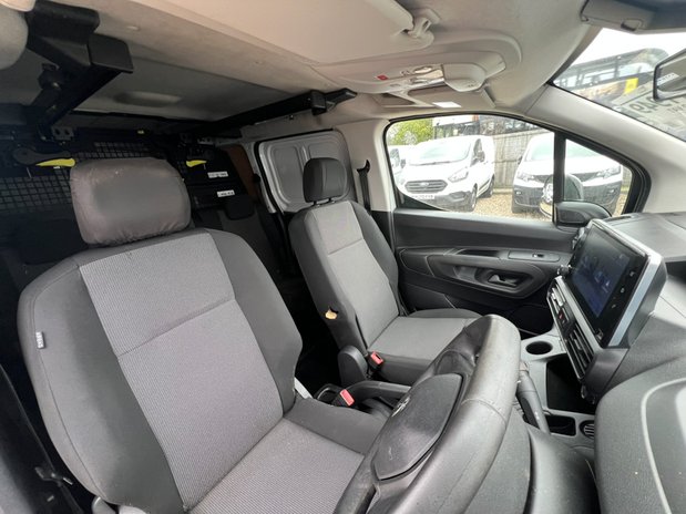 Peugeot Partner LWB L2H1 Low Roof Professional Air Con EURO 6 NO VAT 28