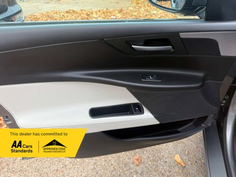 Jaguar XE 2.0 XE R-Sport D Auto 4dr 35