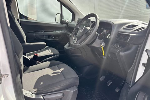 Vauxhall Combo L1H1 2300 100 ps Dynamic Panel Van - No VAT 17