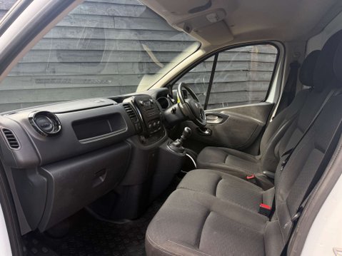 Vauxhall Vivaro 1.6 Vivaro 2900 Sportive CDTi 37