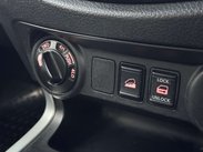 Nissan Navara 2.3 Navara Tekna dCi 4WD 5dr 33