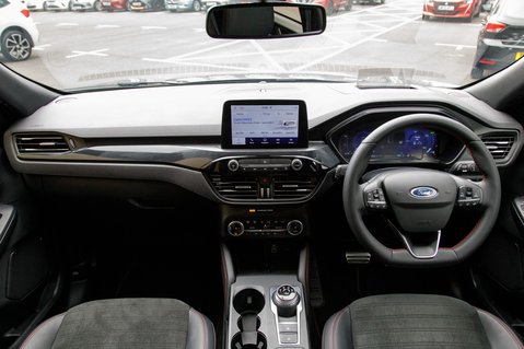 Ford Kuga ST-LINE X 3