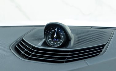 Porsche Taycan 4S 18